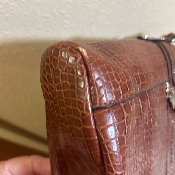 Dana Buckman Crossbody - Picture 4 of 7